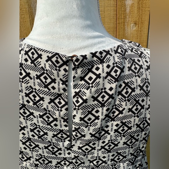 Skies Are Blue sheath dress Size Small. Two-layered coordinating design. - Picture 5 of 8